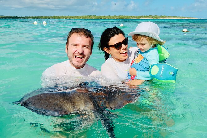 6-Hours Tour East Coast of Antigua: Stingray City, Lunch & Beach - Why Stingray City is the star of the day