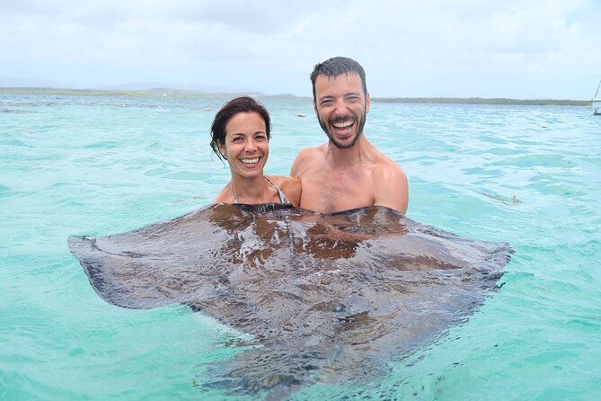 ANTIGUA FROM TOP TO BOTTOM: Stingray City, Beach, lunch & more... - Devil’s Bridge in a quick 35-minute stop
