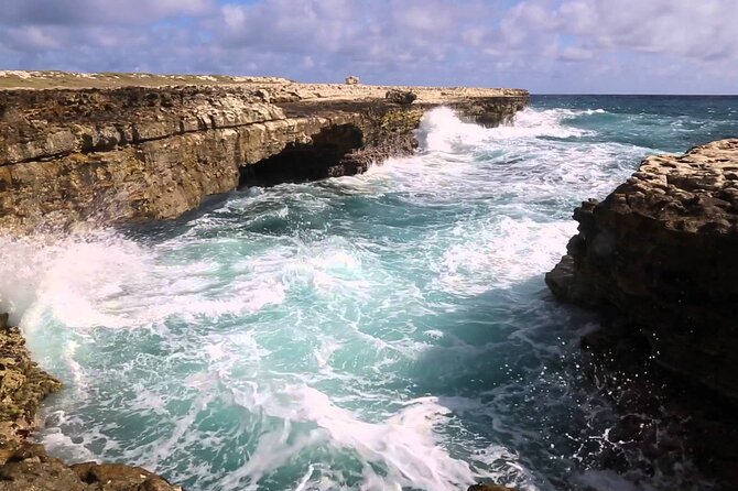 Antigua Round Island Tour - Vehicle comfort, group size, and timing