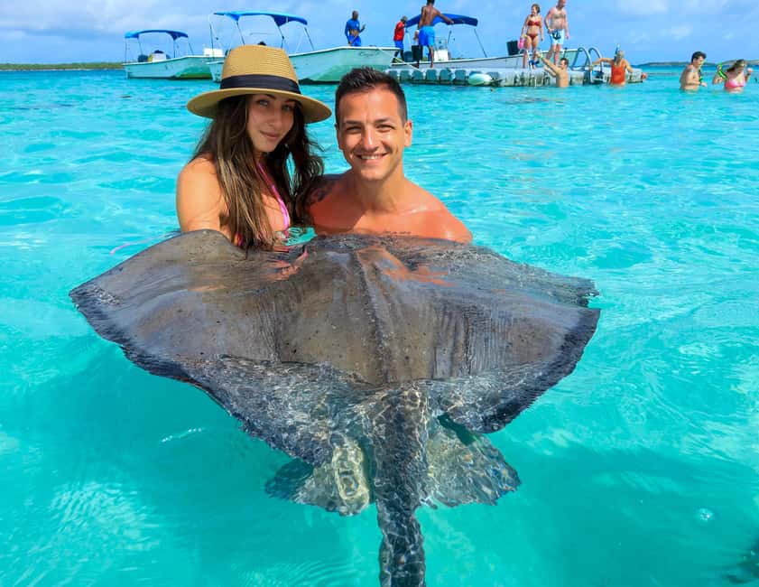 Antigua: Stingray City Experience with Round-Trip Transfer - The ten-minute briefing at Stingray City Antigua