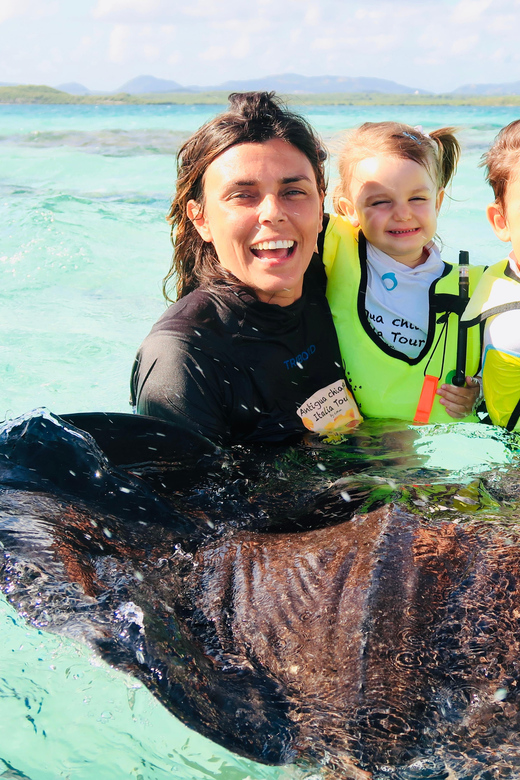 Antigua: Stingray City Experience with Round-Trip Transfer - The short speedboat ride to the sandbar