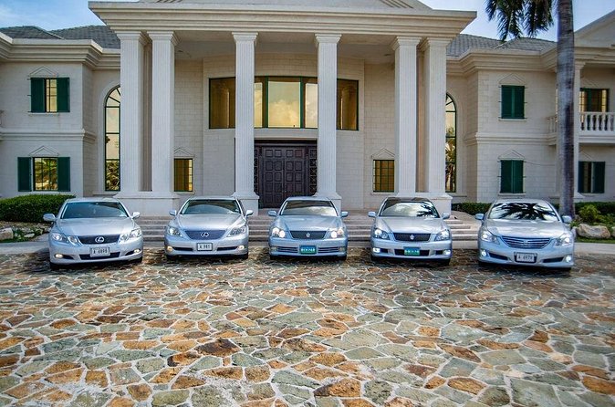 Antigua - VIP Fast Track On Arrival ONLY And Round Trip Transfer - Flight tracking and the departure transfer