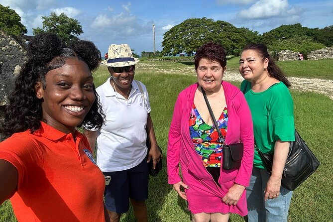 Biggvee Bus Adventure - Darkwood Beach and one hour by the Caribbean