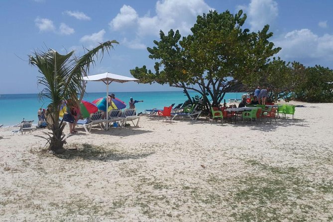 Classic Beach Break - Shade, loungers, and a beach area for your group