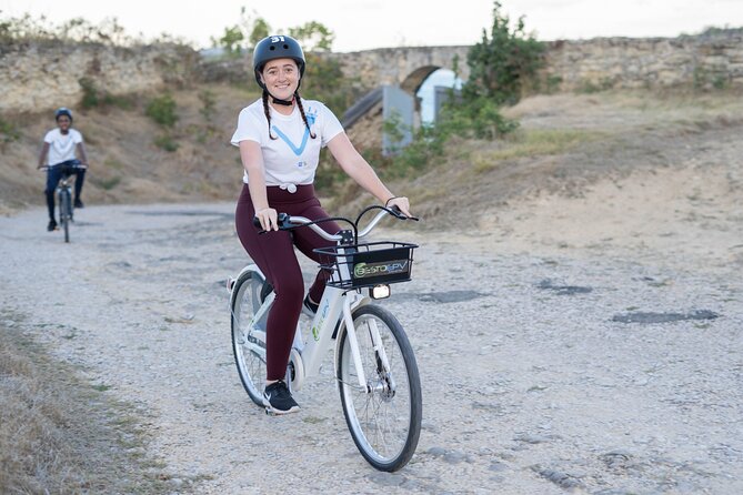 E-Bike Historical Sunset Tour in Fort James - Arriving at Fort James and its 18th-century ruins