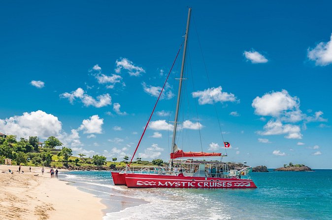 Sail and Snorkel at Cades Reef - Barbecue lunch aboard the catamaran