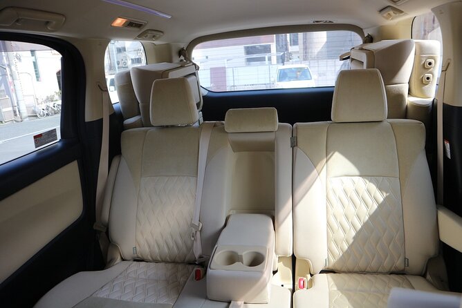 Shared Roundtrip Taxi Transfer from Antigua Airport to Royalton Antigua Resort - The 30 to 40 minute ride to Royalton Antigua